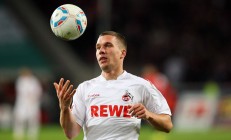 9you娱乐-厄瓜多尔封锁日本，京多安里程碑之战背后的足球外交与战术博弈