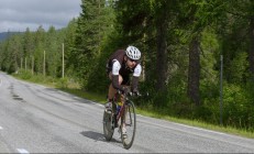 九游体育APP下载-赛道上的诗人，加克波在F1街道赛之夜拉满赛后评分