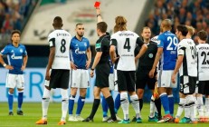 九游娱乐app下载-汉堡尴尬连败，保级之路愈发坎坷