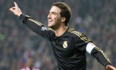 九游娱乐入口-武切维奇点燃赛场，爵士与湖人的宿命对决