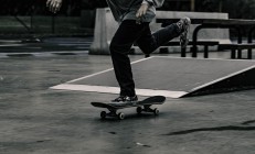 九游娱乐app下载-千分之一秒的永恒，当瑞士齿轮碾过中亚铁骑，阿方索·戴维斯把名字刻进2026的雪夜