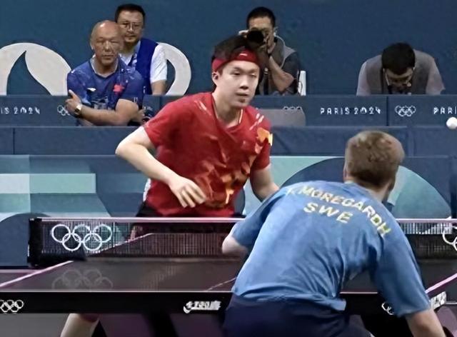 关于瑞典队在关键时刻取得胜利引发观众欢呼的信息