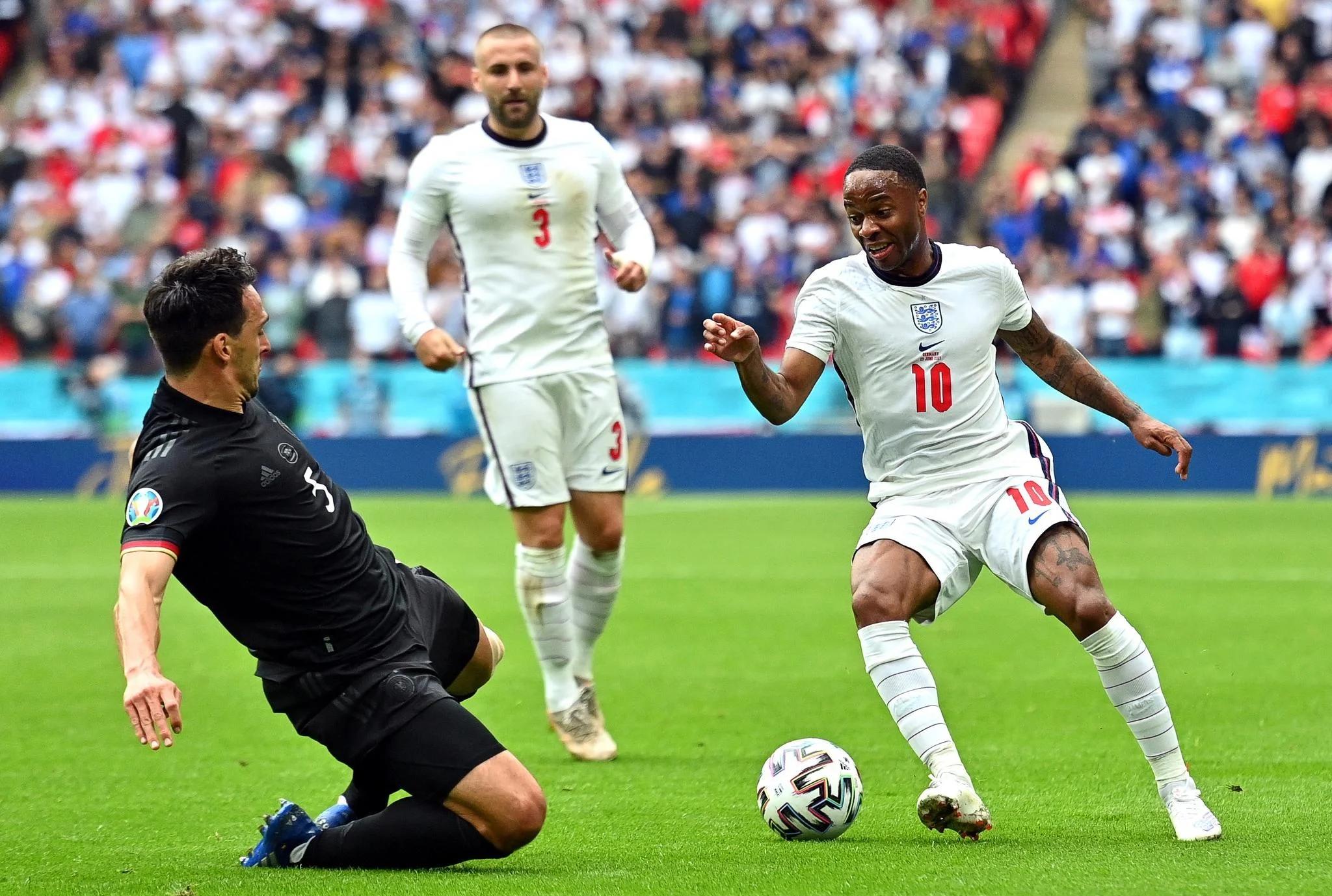 瑞士队惊险逆转苏格兰，晋级欧洲杯