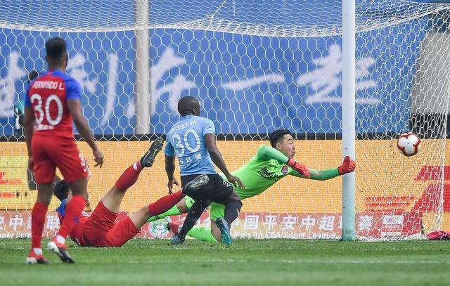 关于大连一方战平对手，积分榜略显落后的信息