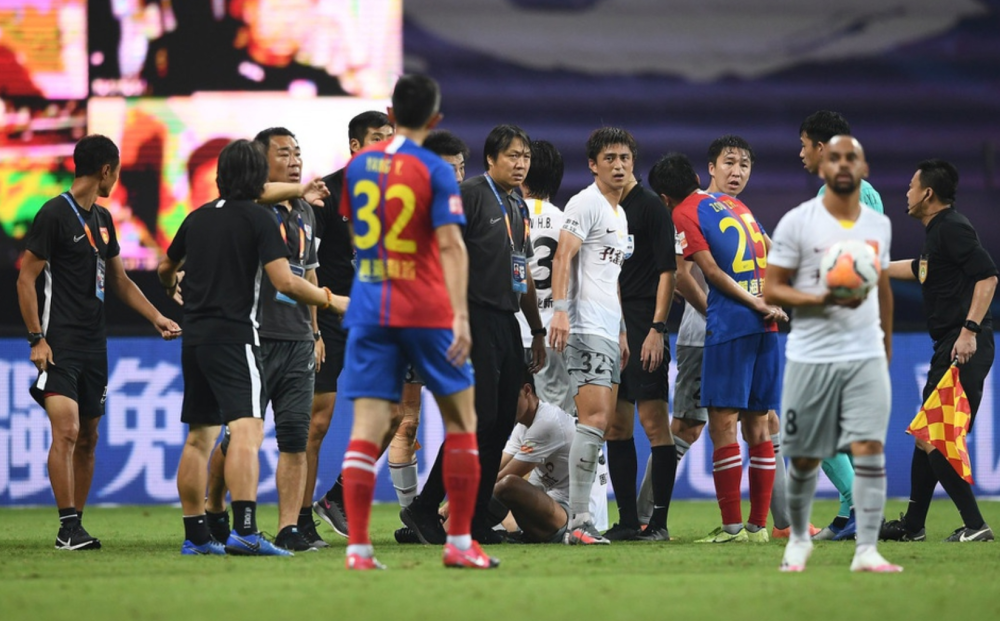 青岛黄海力挫武汉卓尔,迎来胜利宝贵三分 青岛黄海力挫武汉卓尔,迎来胜利宝贵三分