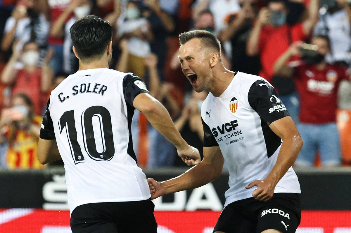 包含巴伦西亚客场止步不前,努力加强进攻的词条 包含巴伦西亚客场止步不前,努力加强进攻的词条