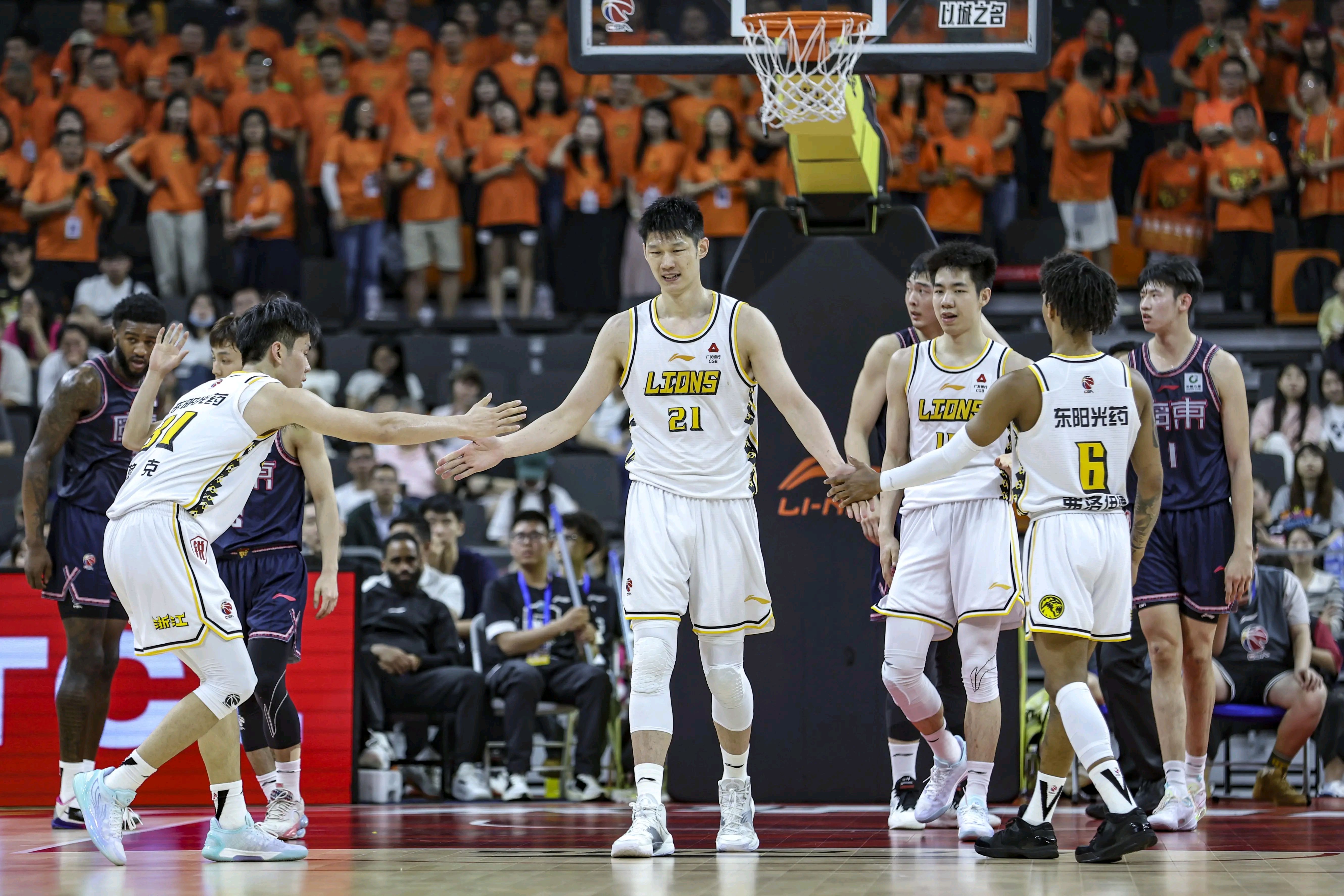 关于广东队积极备战下一场比赛，力争全取三分的信息