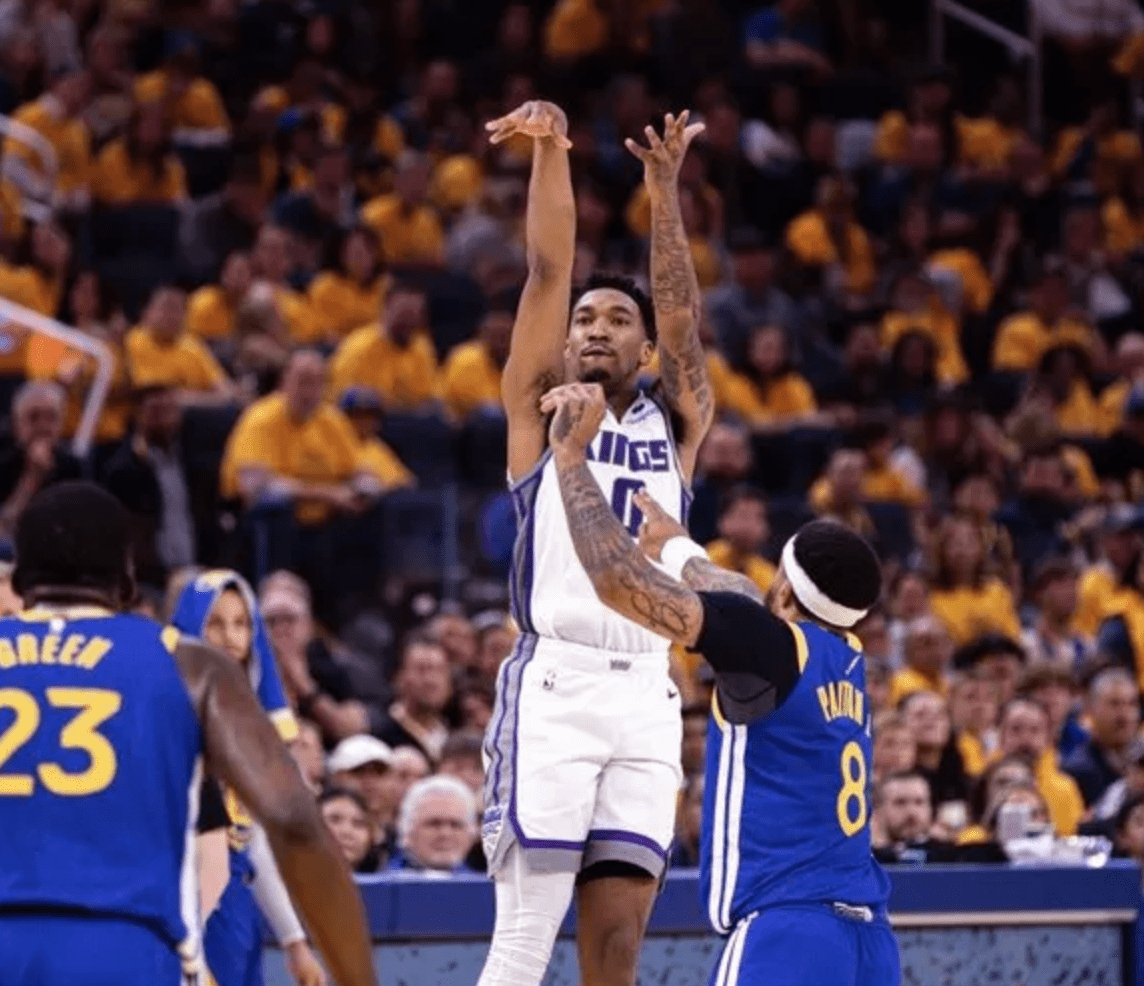 国王核心受伤缺阵，队友紧急替补上阵完成任务