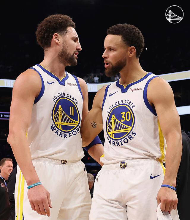 勇士队众将发挥出色全队气势如虹