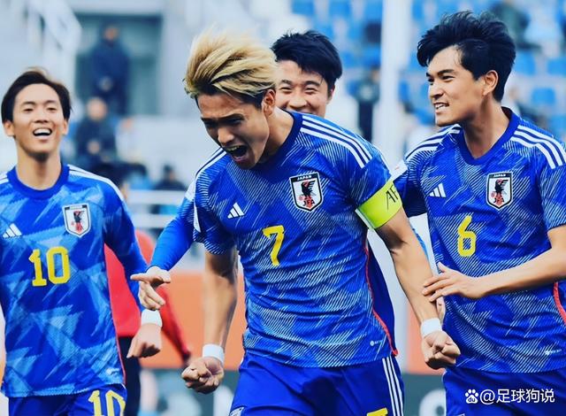 泰国队绝杀韩国队，黄鸭组合点燃赛场