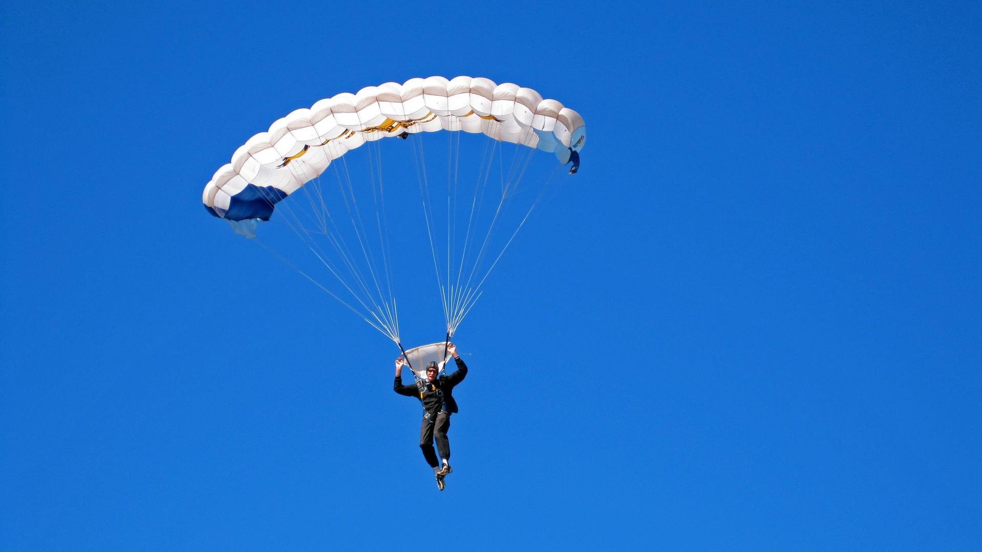 巴黎对阵希腊，门迪表现堪称教科书